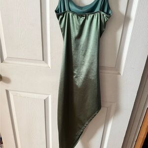 Windsor : Satin Dress in military Green
